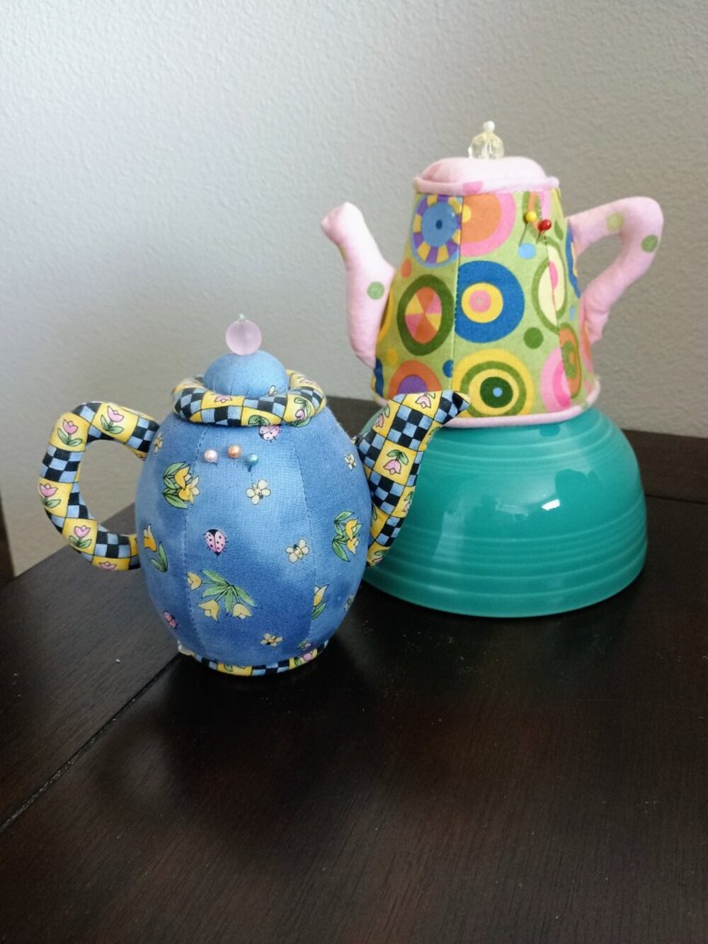 EEUC DRITZ TEAPOT PIN CUSHION VINTAGE LATE 90'S MARY ENGELBREIT